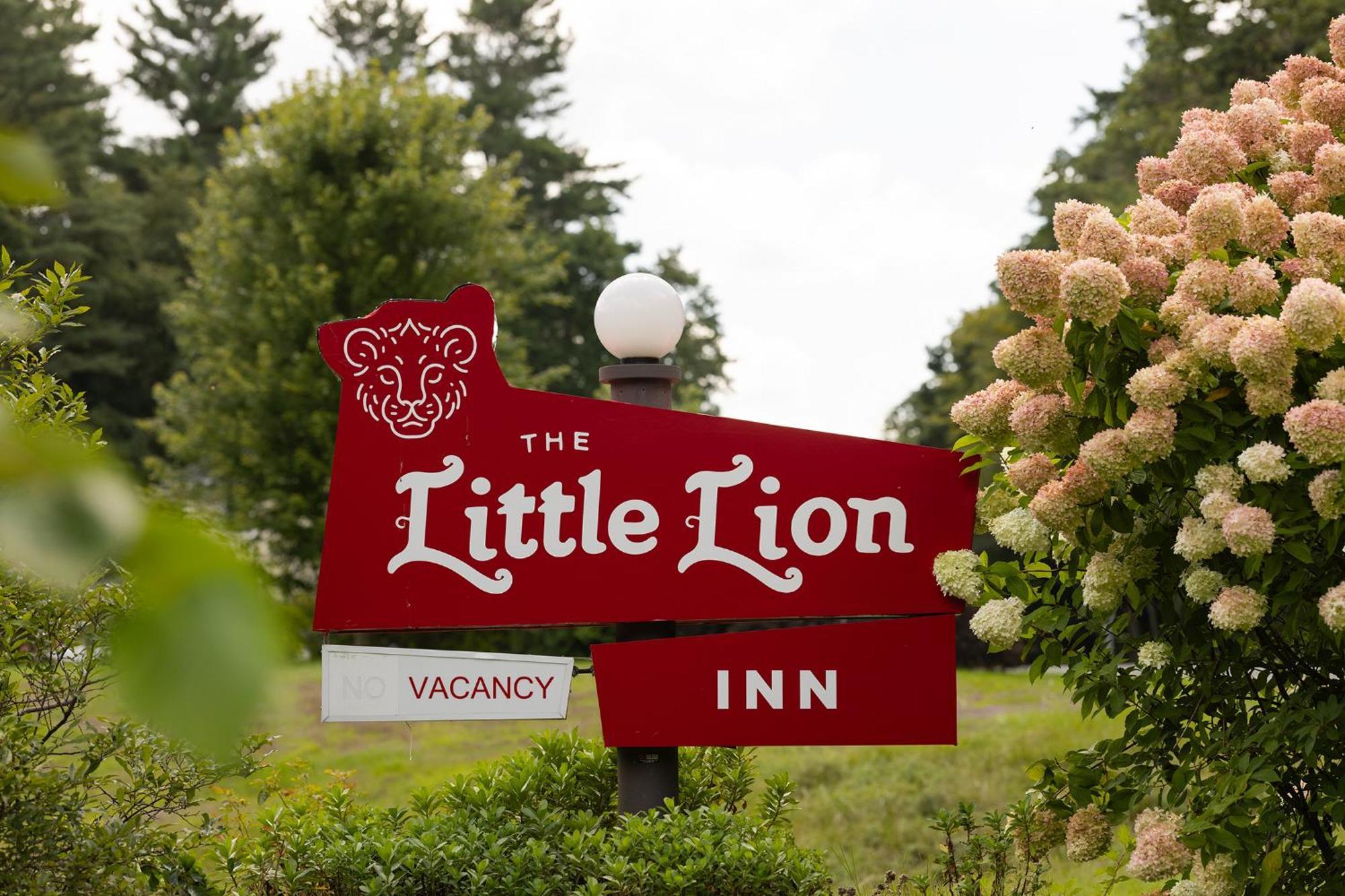 The Little Lion Motel Great Barrington Exterior photo
